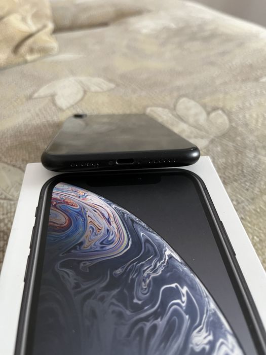 iPhone Xr, 64GB, Black + huse