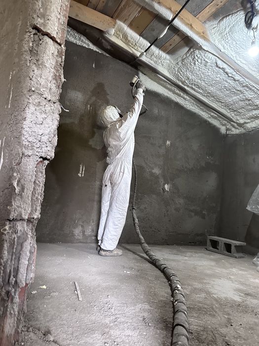 Izolați cu spumă poliuretanică HIDROIZOLATIE