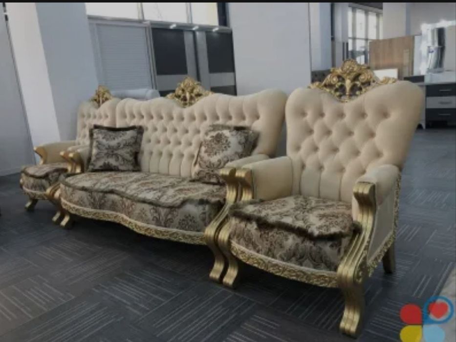 Mebel Restavratsiya Divan-krislo Ugalok kuxniy