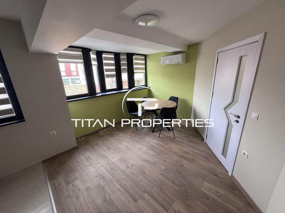 Дава се под наем Двустаен апартамент в Бургас, Център - 55 кв.м за 510 € - Снимка #2