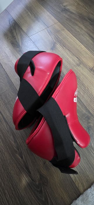 Vand echipament kickbox pt copii