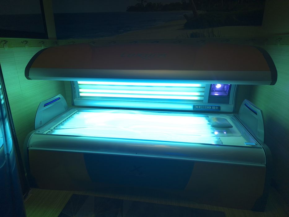 Продам солярий Luxura x7 горизонтальный.