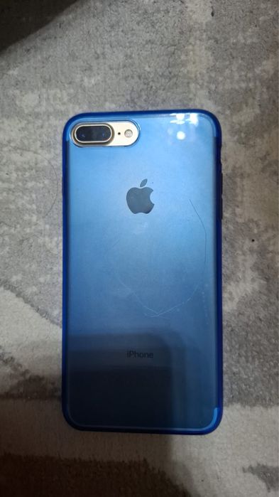 Продам айфон 7 +