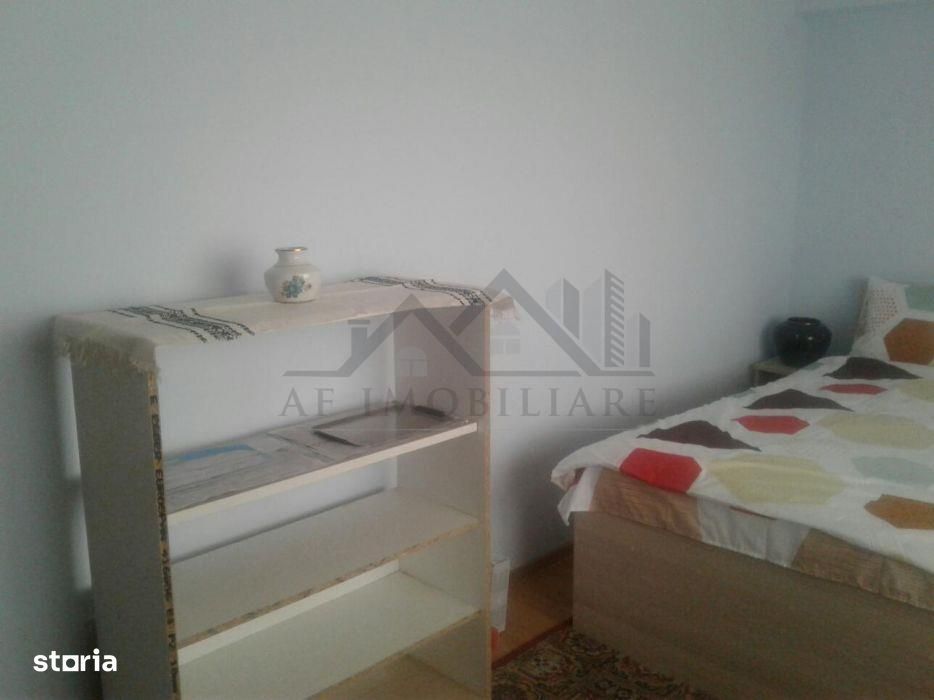 Apartament 3 camere Bulevard Independentei etaj intermediar