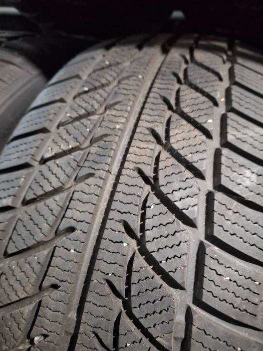 2бр. зимни гуми 225/55/17 Goodride DOT 2022