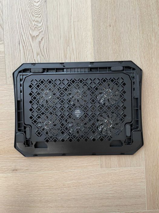 Охлаждающая подставка для ноутбука