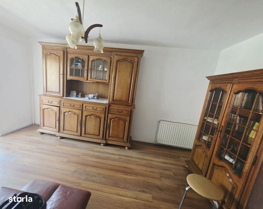 Vand apartament 2 camere decomandat Racadau cu beci si parcare