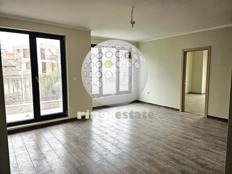 Продава се Тристаен апартамент в Пловдив, Център - 89 кв.м за 2023 €/кв.м - Снимка #5