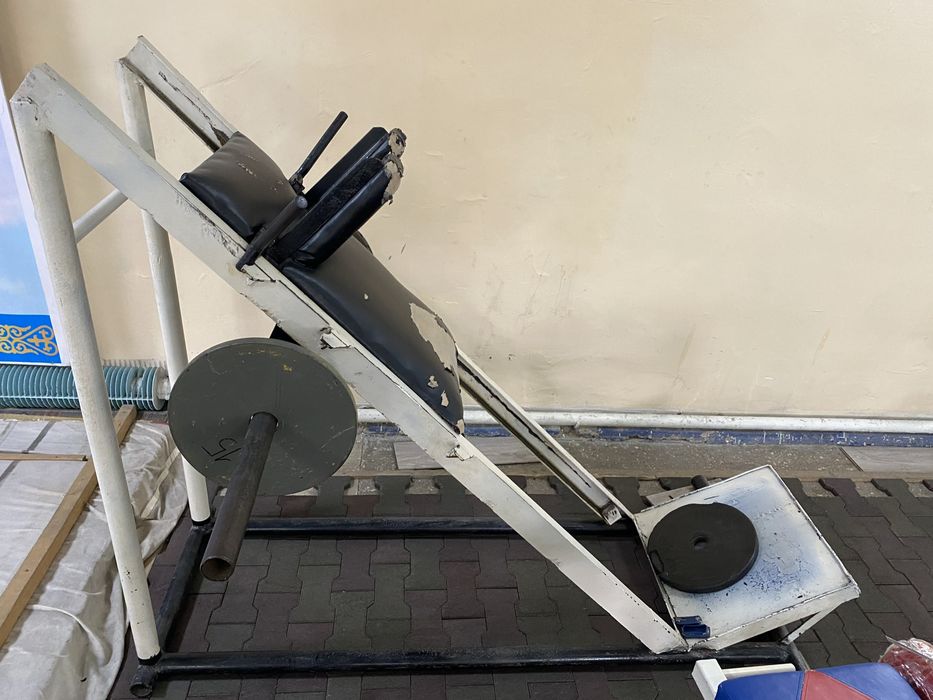 Тренажер Жим Ногами