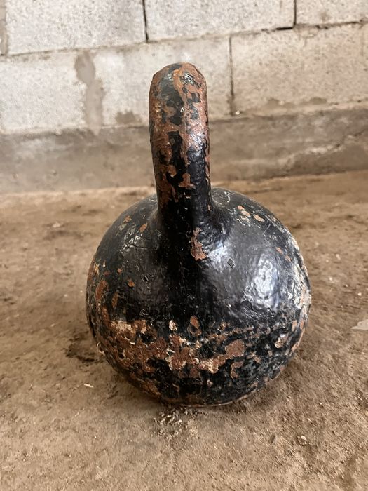 Продам гирю 24кг