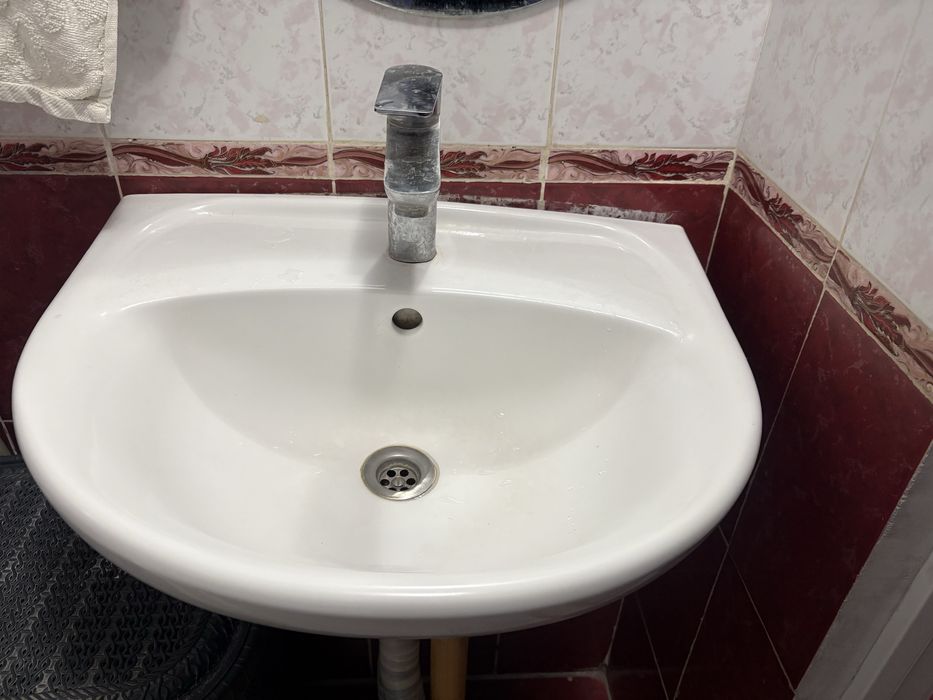 Продается раковина, без пьедестала, без трещин