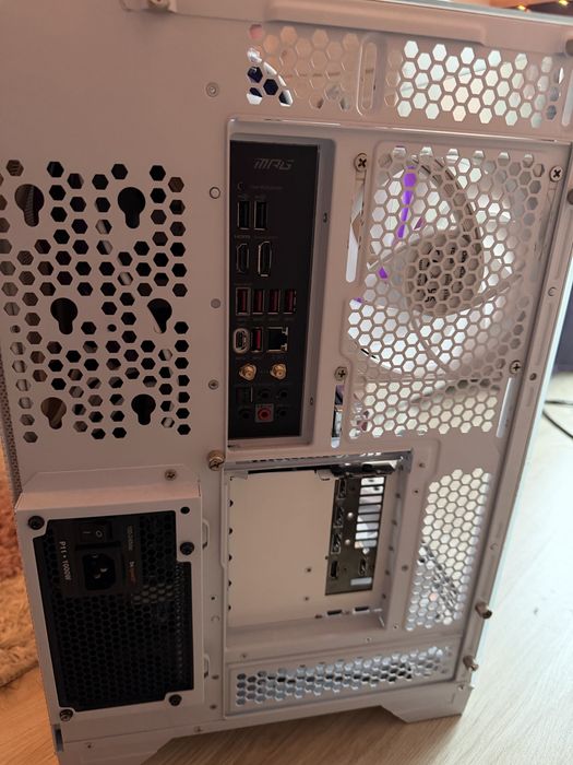 CUSTOM  GAMING PC 3090  13700kf 32GB RAM