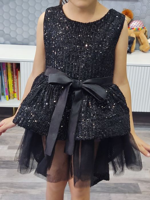 Продаю детское нарядное платье