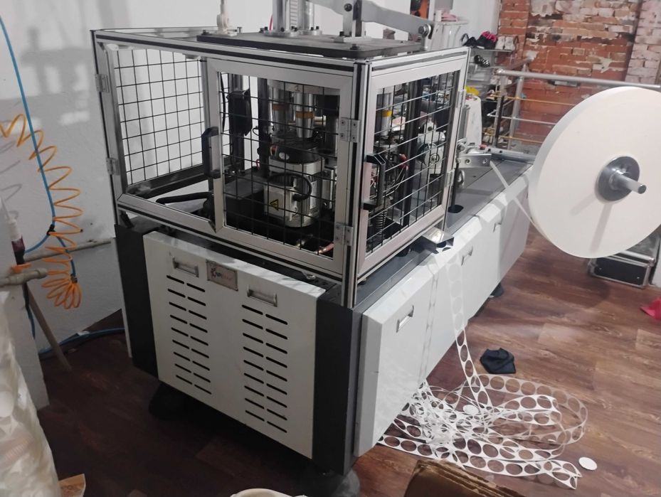 Машина за картонени чаши 2022г 7оз