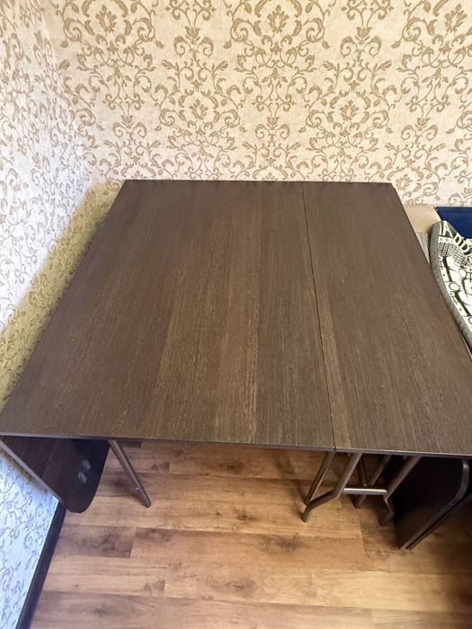 Стол для гостиной