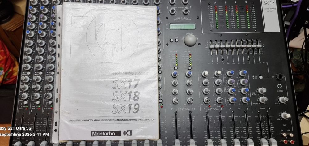 Vand/Schimb mixer Midas Sx17 cu case pt transport CA NOU !!