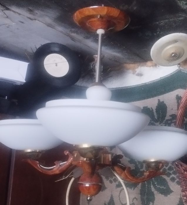 Люстры ,бра , плафоны.