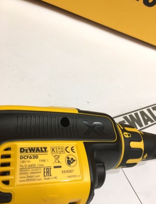 Винтоверт за гипсокартон Dewalt DCF620 с приставка DCF6201