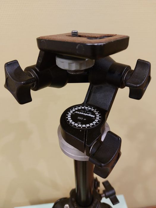 Фото штатив Manfrotto 144