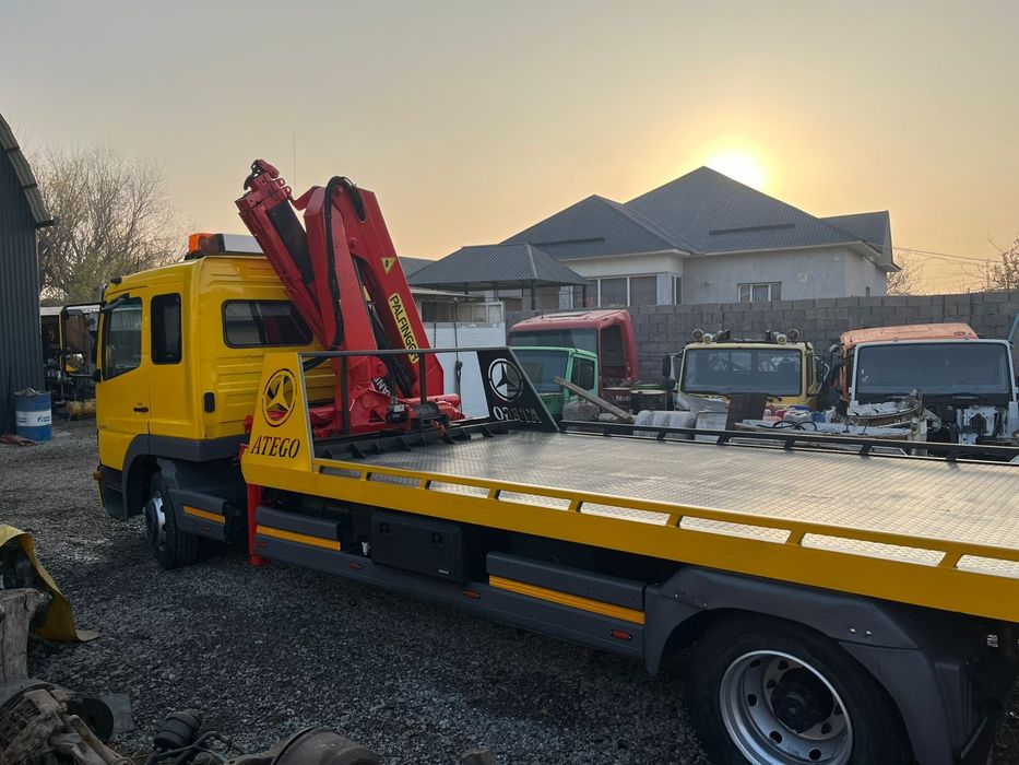 Мерседес Атего манипулятор эвакуатор