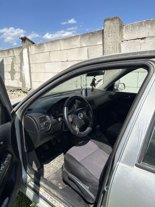 Vand golf 4 1.4 benzina