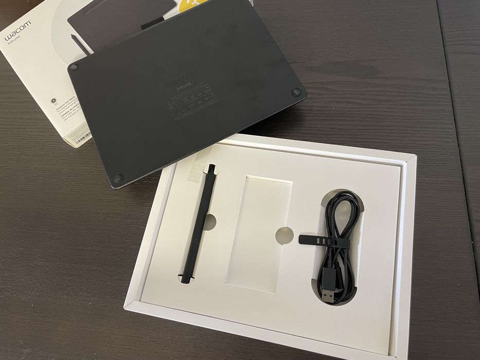 Графичен таблет Wacom- Intuos M