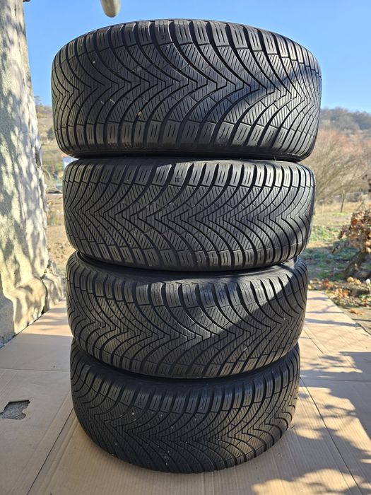 235 55 R 17 jante cu cauciucuri de 4 SEASON DOT 2022 ~ 5 x 108 ET 55.2