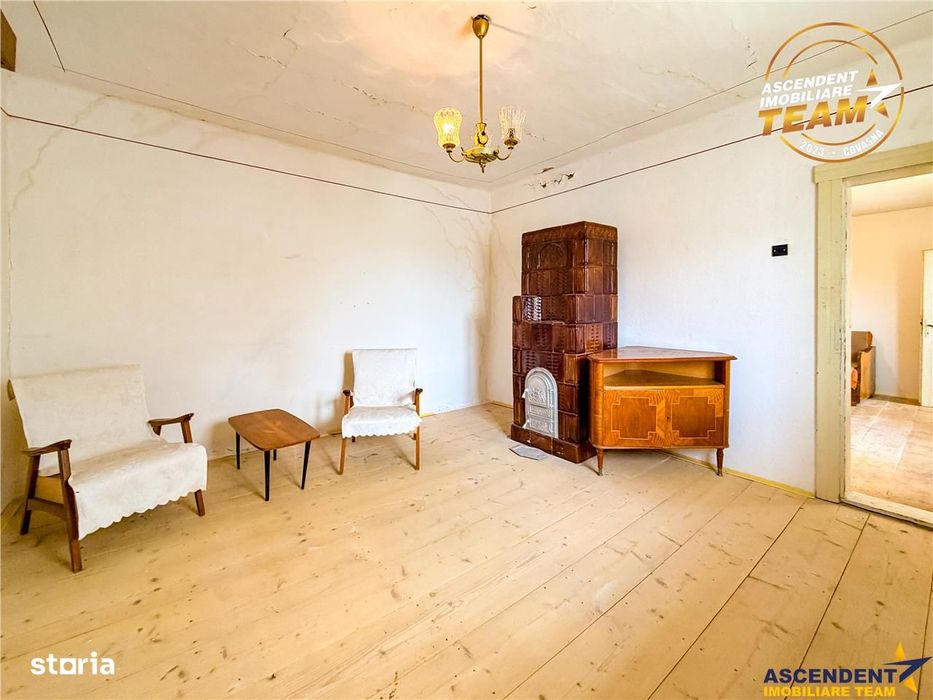 Casa din caramida cu 1.087 mp teren, pozitie centrala, utilitati la po