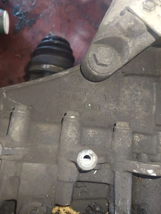 Cutie de viteze manuala 6+1  VOLKSWAGEN Sharan 7M 1.9 TDI 02n