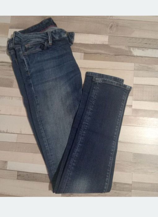 De vânzare blugi TOMMY