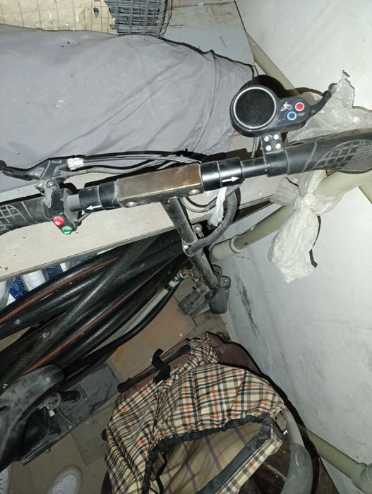 Электро самокат /аккумулятор сел