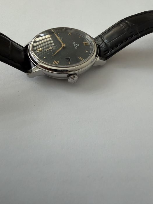 Часовник Omega Master