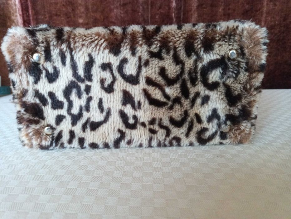 УНИКАТ куфарче с качулка