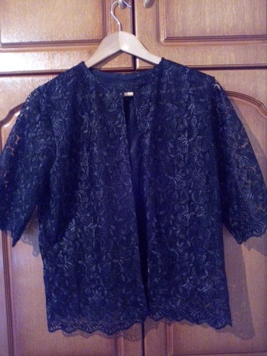 bluza 44/46,dantela neagra,clasica,eleganta