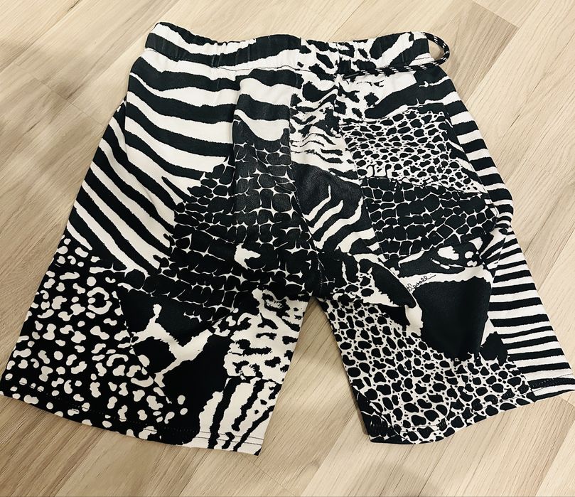 Vand pantaloni scurti Just Cavali