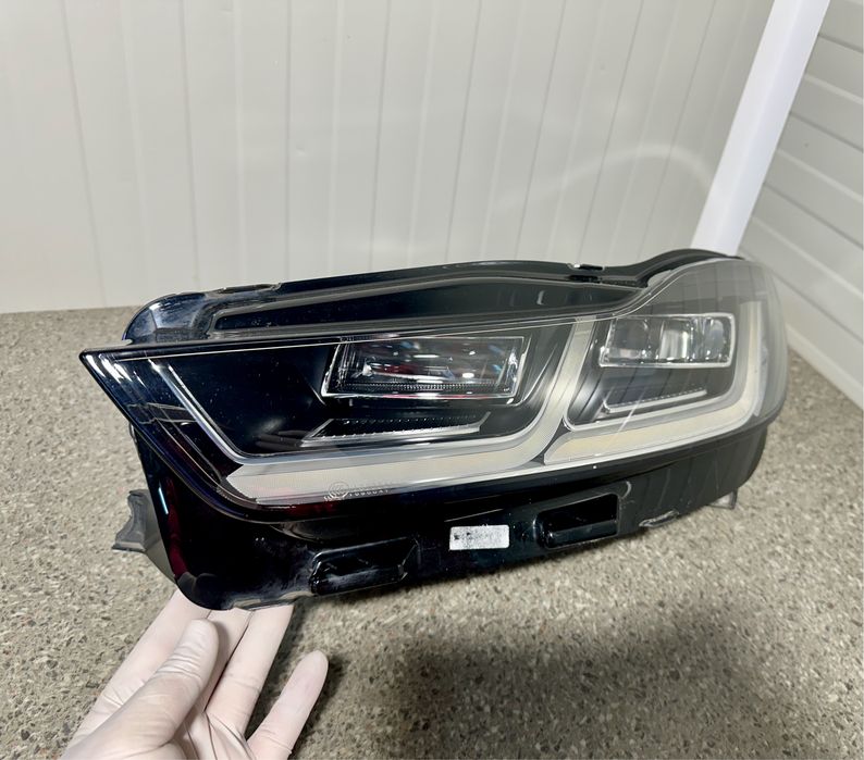 Far stanga Jaguar I-Pace Led