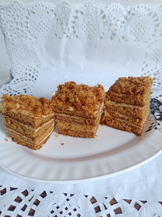 Medovik asalli tort 180000 karopka