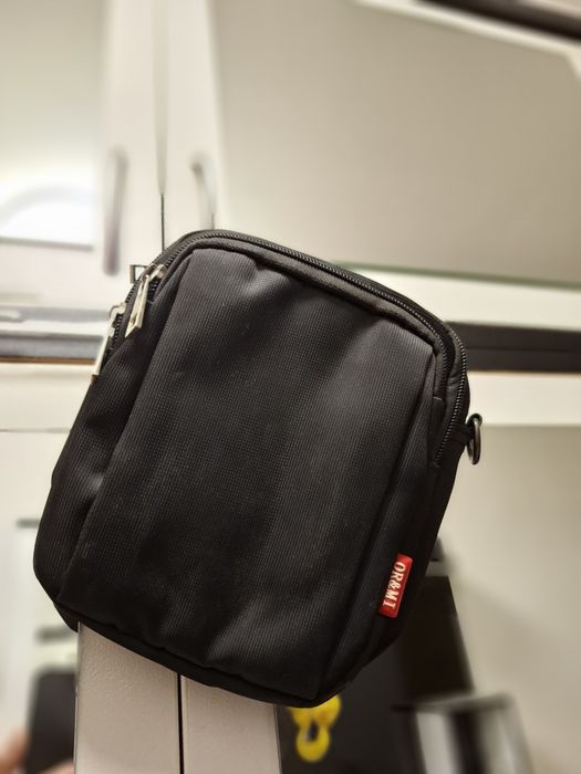 Мъжки чантички през рамо и за кръст