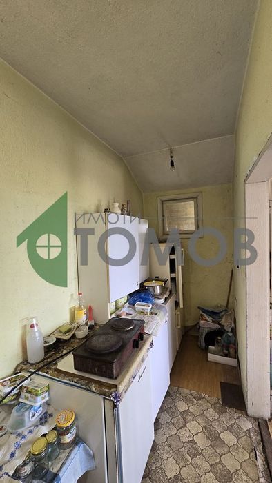 Здрава триетажна къща в село Загоре