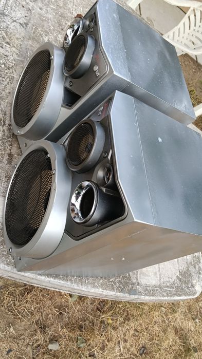 Boxe LG bass reflex de 200W pe 6 ohmi