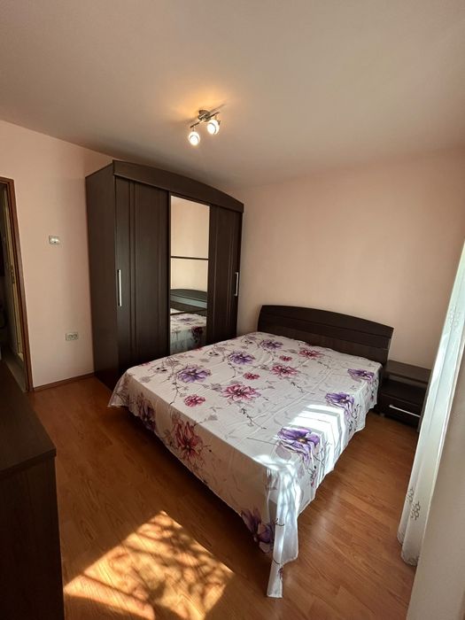 Închiriez apartament cu doua camere