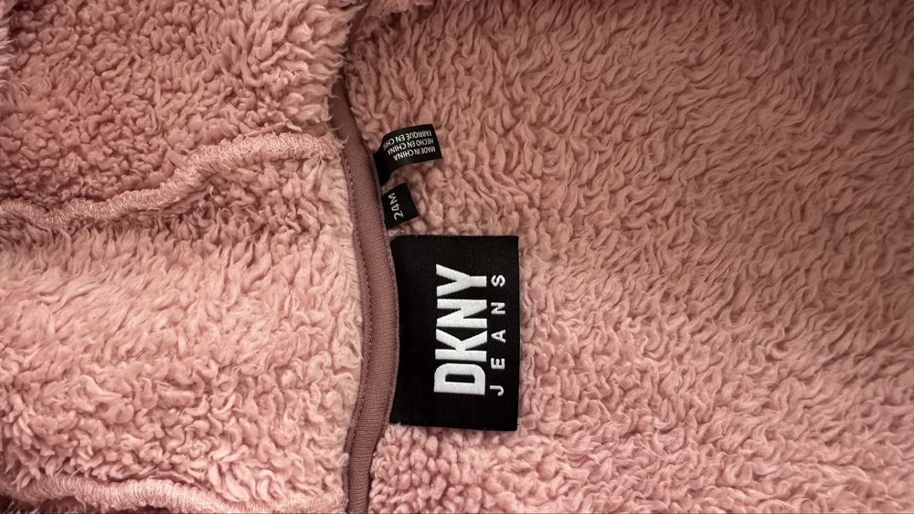 DKNY пухено якенце размер 86 1-2 години