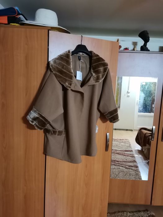 Palton NOU, cu blaniță