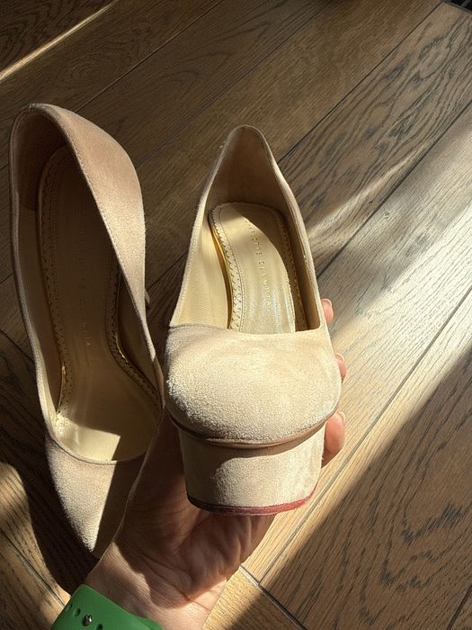 Туфли на каблуке