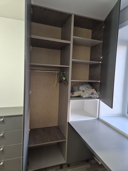 продаётся спальный шкаф