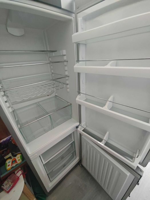 Хладилник с фризер Liebherr CUesf 3503 Инокс, добро състояние работещ