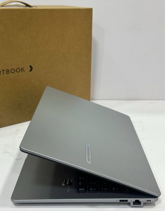 ASUS Expertbook