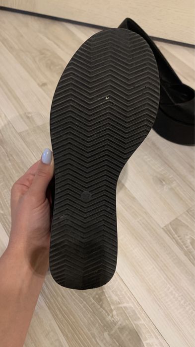 Туфли на танкетке