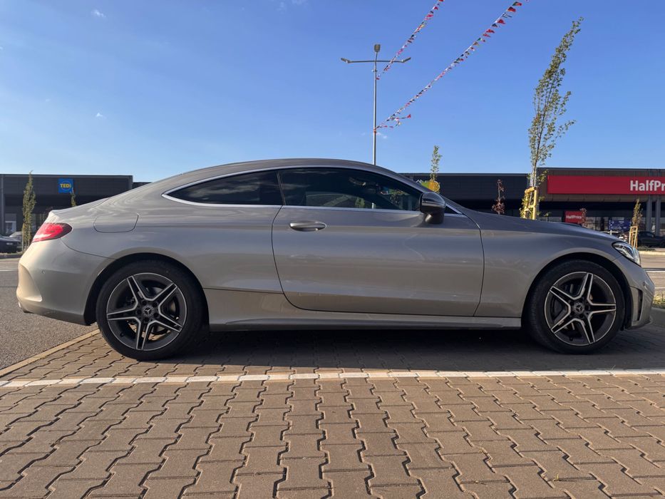 Mercedes-Benz C200 2018 4 matic 9gtronic