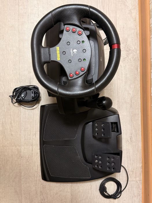 Игровой руль Logitech